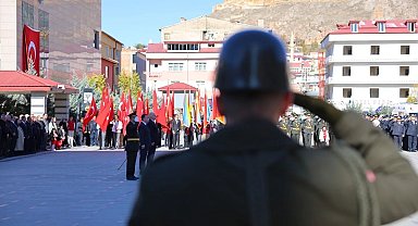 Bayburt'ta 29 Ekim kutlamaları çelenk sunumuyla başladı