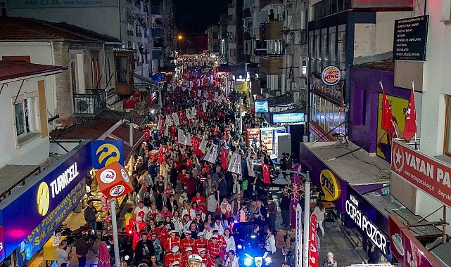 Bayraklı'da Cumhuriyetin 101'inci yılında büyük coşku