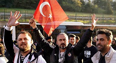 Beşiktaş taraftarı stadyuma geldi