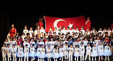 Beylikdüzü'nde minik öğrenciler 29 Ekim ruhunu yaşattı