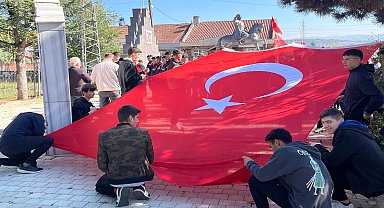 Bilecik'te "Cumhuriyetin 101. Yılı ve Şehitler İçin Gençlik Yürüyüşü" düzenlendi