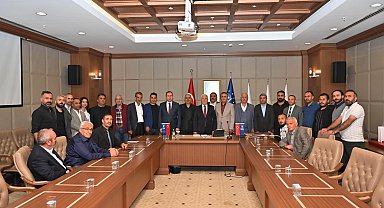 BURSAAKYAD'tan Başkan Bozbey'e anlamlı ziyaret