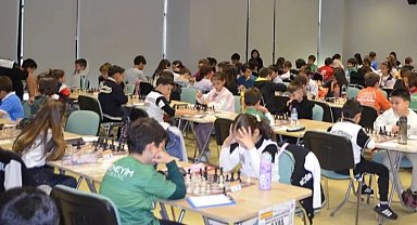 Bursa'da Cumhuriyet Bayramı 4. ELO Satranç Turnuvası düzenlendi