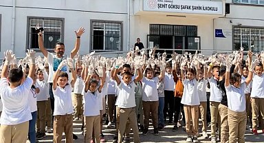 Bursa'da ilkokul öğrencilerinden temizlik farkındalığı