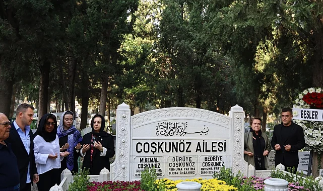 Bursa'nın Kemal Hocası vefatının 24. yılında mezarı başında anıldı