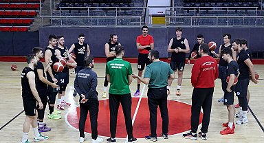Büyükşehir'in dev adamları parkeye iniyor
