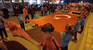 Çankırı'da yüzlerce vatandaş Türk bayrakları ile yürüdü