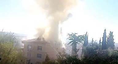 Çatı alevlere teslim oldu: Yangın 45 dakikada söndürüldü