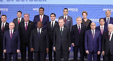 Cumhurbaşkanı Erdoğan, BRICS Liderler Zirvesi'nde aile fotoğrafı çekimine katıldı