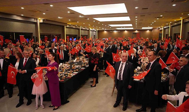 Cumhuriyet'in 101. yılına coşkulu kutlama