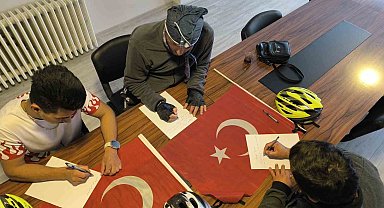 Cumhuriyet'in 101. yılında Atatürk'e mektup yazdılar