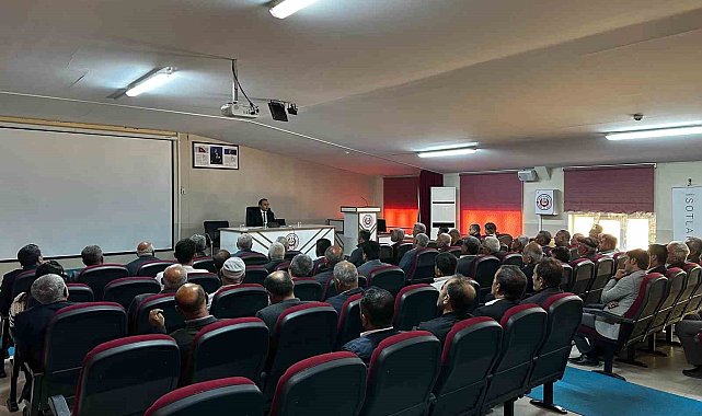 Deprem konutlarıyla ilgili muhtarlarla toplantı yapıldı