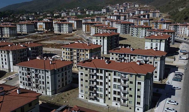 Depremin yaralarının sarıldığı Hatay'da yıl sonuna kadar 44 bin 227 konut ve iş yerinin teslimi planlanıyor