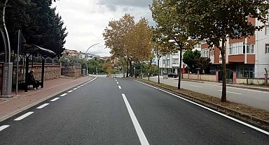 Derince Ertuğrul Gazi Caddesi'nde yol çizgileri çizildi