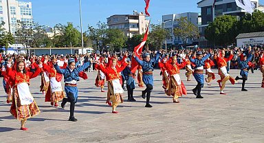 Didim'de 29 Ekim Cumhuriyet Bayramı renkli görüntülerle kutlandı
