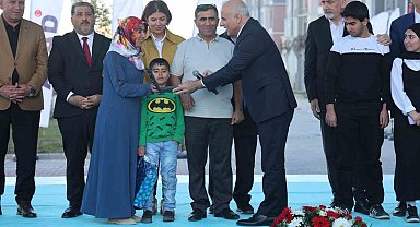 Diyarbakır'da 641 deprem konutu hak sahiplerine teslim edildi