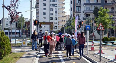 Diyarbakır'da çocuklar için trafik ve itfaiye güvenliği eğitimi düzenlendi