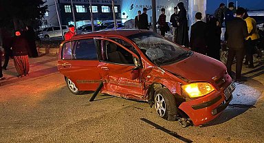 Elazığ'da iki otomobil çarpıştı: 5 yaralı