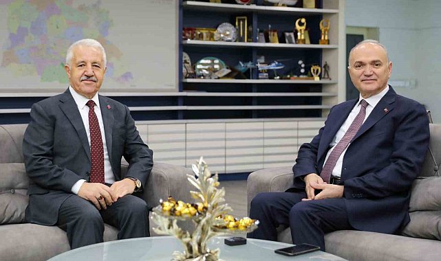 Eski bakanlar Düzce'de buluştu