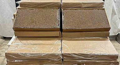 Eskişehir'de 75 bin dal kaçak makaron ve 140 bin adet sigara filtresi ele geçirildi