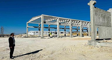 Fabrika inşaatları inceleniyor