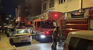Fatih'te 4 katlı binanın bodrum katında yangın paniği