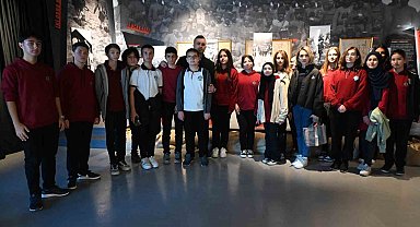 Fen Lisesi öğrencilerinden Anı Evi'ne uçurtmalı ziyaret