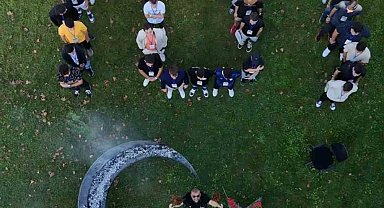 Fenomen ciğerci Cumhuriyet Bayramı'nı gençlerle kutladı
