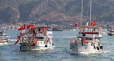 Fethiye'de Cumhuriyet coşkusu denizde de yaşandı
