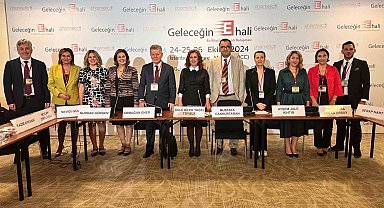 Geleceğin E hali Kongresi'nde binlerce eczacı bir araya geldi
