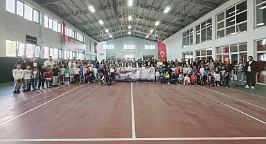 Geleceğin şampiyon raketleri korta çıktı