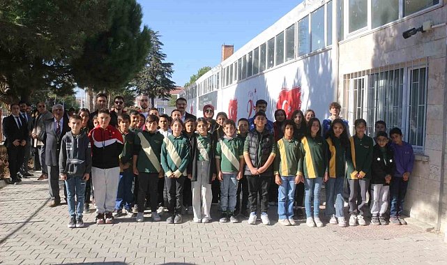 Gençler Cumhuriyet Bayramı'nda grafiti çalışmasında buluştu