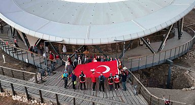 Göbeklitepe'ye cumhuriyet yürüyüşü