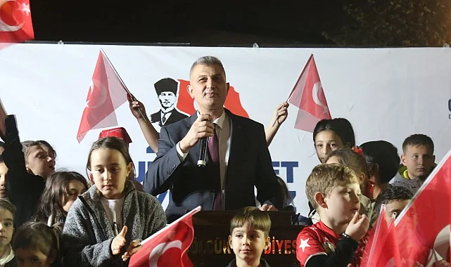 Gölcük halkı Cumhuriyet'in 101. yılını coşku ile kutladı