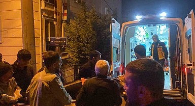 Hafif ticari araç ile motosiklet çarpıştı: 2 yaralı