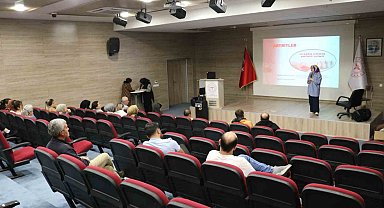 Halk sağlığı uzmanı bulaşıcı olmayan hastalıklar konusunda sağlık çalışanlarını bilgilendirdi