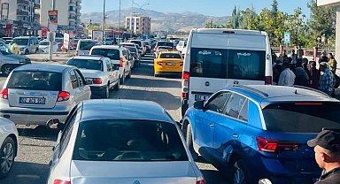 Hastanede yolundaki trafik yoğunluğu tepkilere neden oluyor