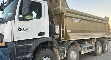 Hem ehliyeti olmayan hem de sahte plakayla trafiğe çıkan sürücüye ceeza yağdı