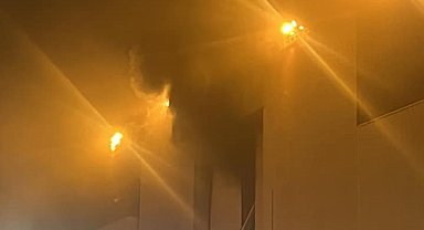 İngiltere'de nükleer denizaltı tersanesinde yangın: 2 kişi hastanelik oldu