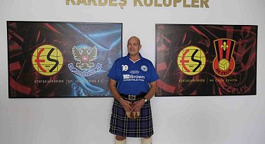 İskoç taraftar Eskişehirspor'a destek olmak için yaklaşık 4 bin kilometre seyahat etti