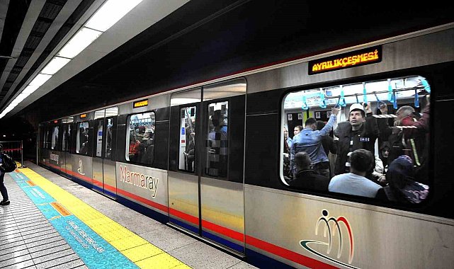İstanbul'un en yoğun kullanılan geçidi Marmaray 11'inci yaşını yolcu rekoruyla kutladı