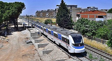 İZBAN'da Dijital İzmirim Kart dönemi