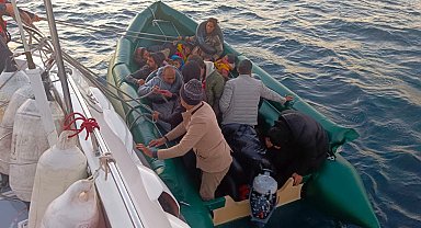 İzmir açıklarında 40 düzensiz göçmen yakalandı, 29'u kurtarıldı