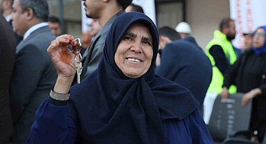 Kahramanmaraş'ta 3 bin 135 depremzede yeni evlerine kavuştu