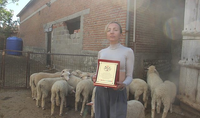 Karadağlı moda tasarımcısı kadın çoban ödüllendirildi