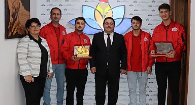 Karasulu öğrencilerden Teknofest'te büyük başarı