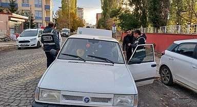 Kars'ta öğrenci yurtları önünde güvenlik uygulamaları artırıldı