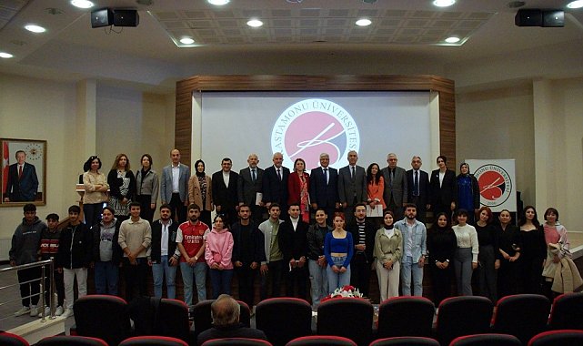 Kastamonu Üniversitesi'nde Cumhuriyet konuşuldu