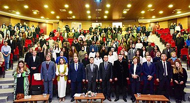 Kastamonu Üniversitesi'nde Türkiye ve Kazakistan'ın Cumhuriyetleşme süreçleri konuşuldu