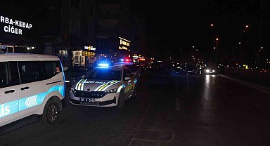 Kayseri'de 3 araca çarpan lüks otomobil alev aldı: 4 yaralı